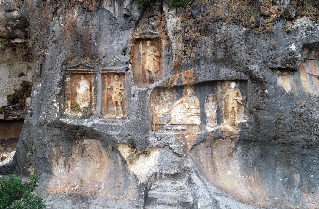 Adamkayalar yok olma tehlikesinde! Definecilerin hedefi haline geldi 6