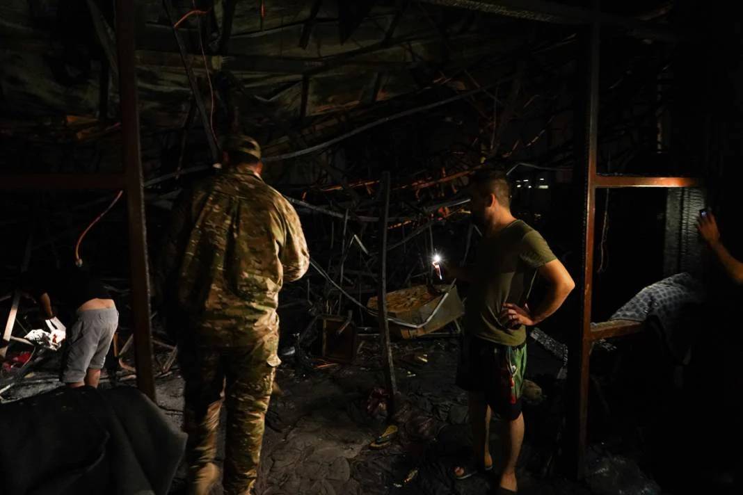 En mutlu günleri en acı günleri oldu! Düğünde yangın çıktı; 100 ölü 500 yaralı 4