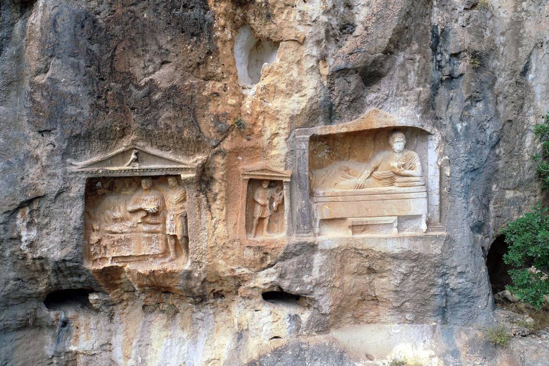 Adamkayalar yok olma tehlikesinde! Definecilerin hedefi haline geldi 4