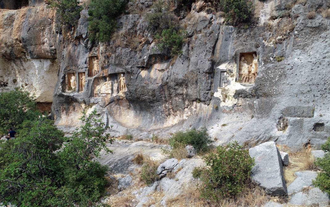 Adamkayalar yok olma tehlikesinde! Definecilerin hedefi haline geldi 2