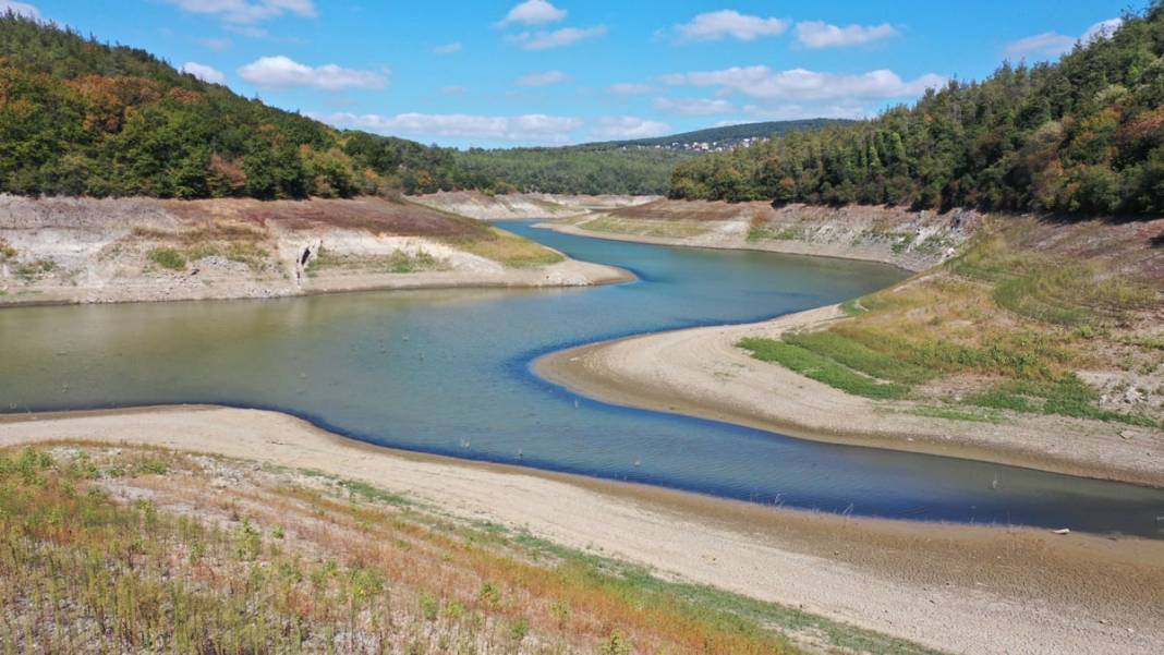 İstanbulda barajlar hızla boşalıyor! Uzmanlar mega kenti uyardı 1