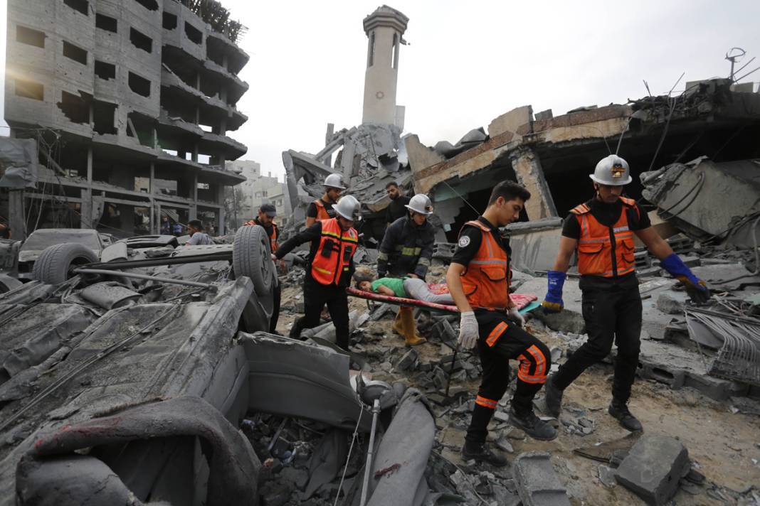 Gazze'den kahreden görüntüler! İsrail bombalar yağdırıyor! 6