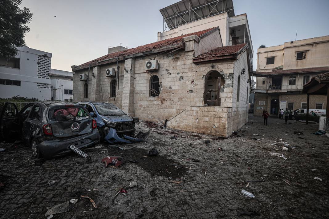 İsrail'in bombaladığı hastanenin içler acısı görüntüleri ortaya çıktı! 4