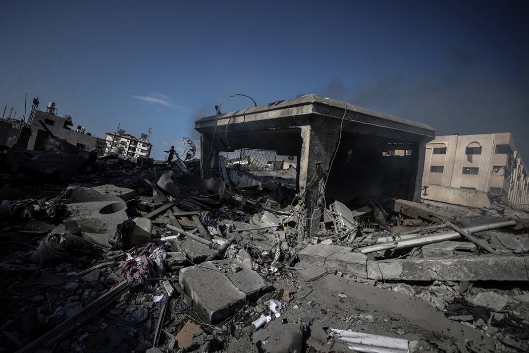 İsrail katliamında Gazze tam bir mezarlığa döndü! 8