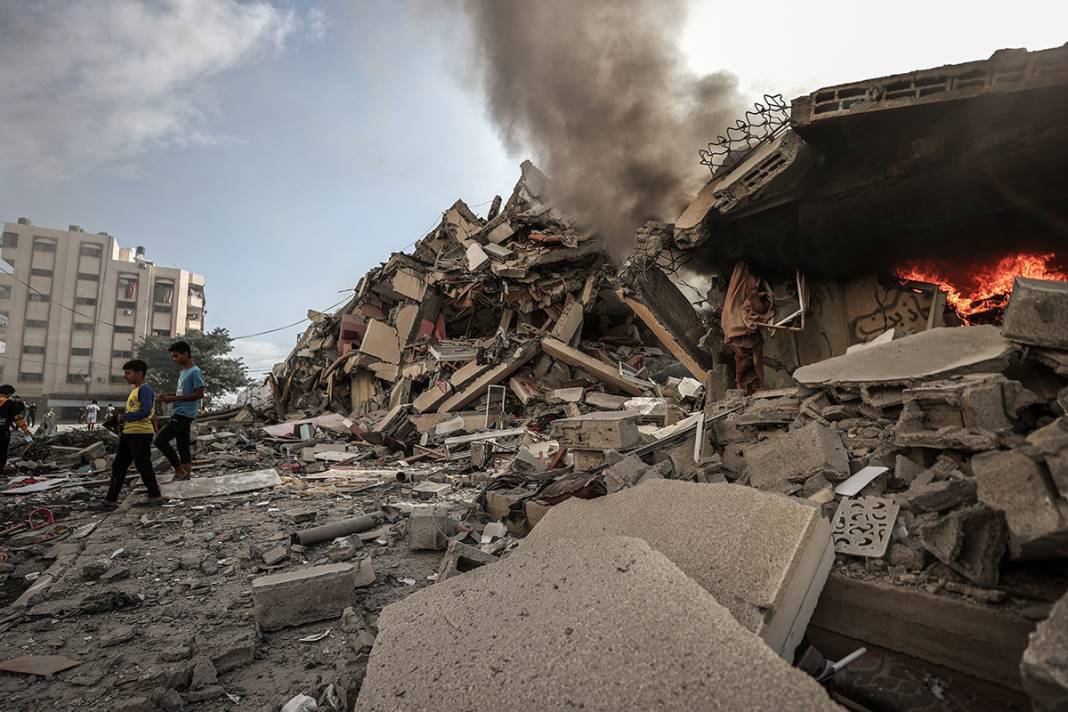 İsrail katliamında Gazze tam bir mezarlığa döndü! 4