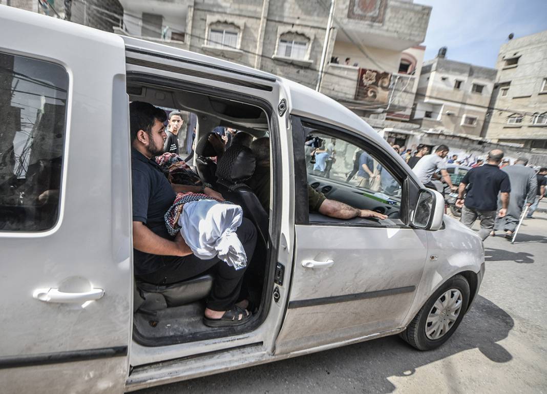 Gazze'den kahreden görüntüler! İsrail bombalar yağdırıyor! 15