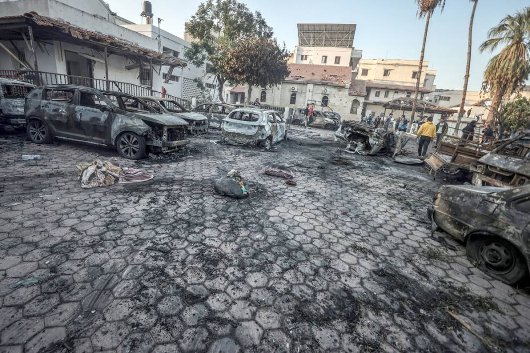 İsrail'in bombaladığı hastanenin içler acısı görüntüleri ortaya çıktı! 9