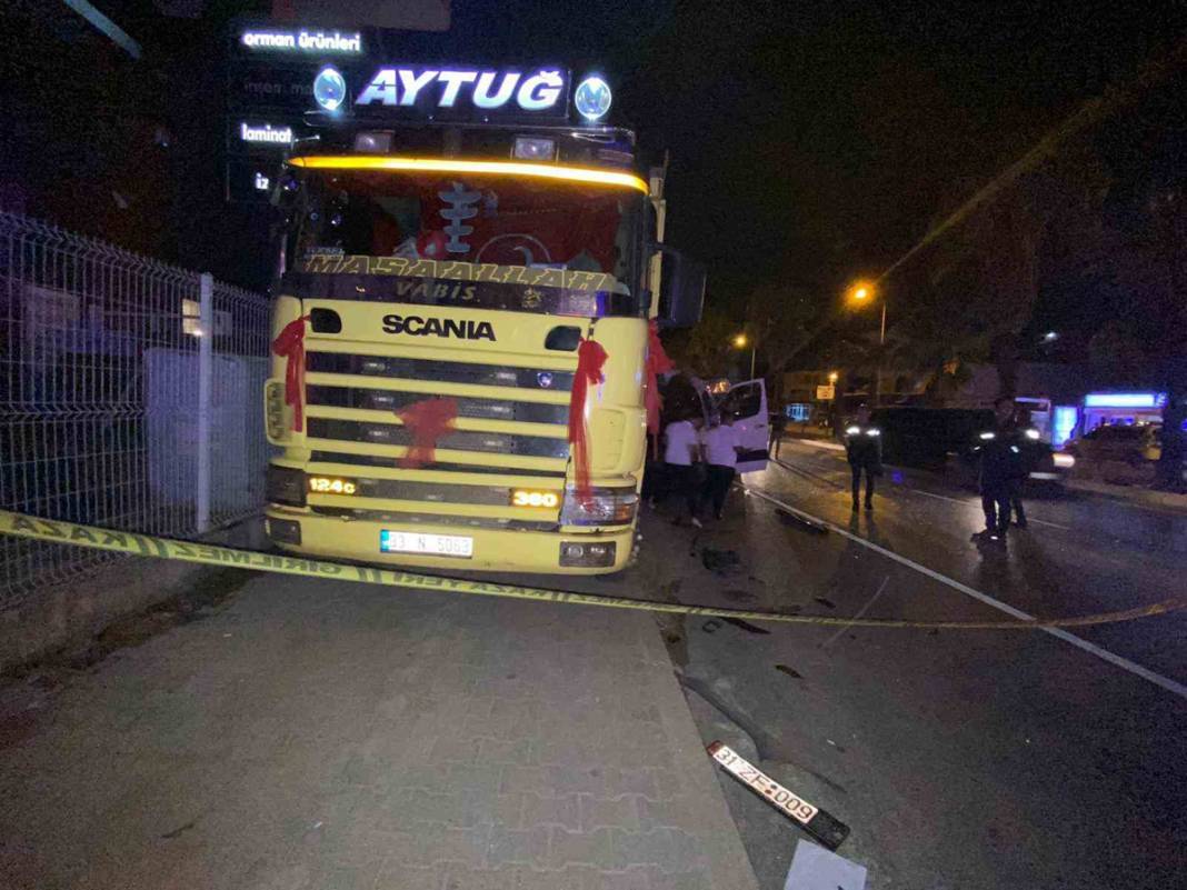 Antalya'da korkunç kaza! İki ölü dokuz yaralı 5