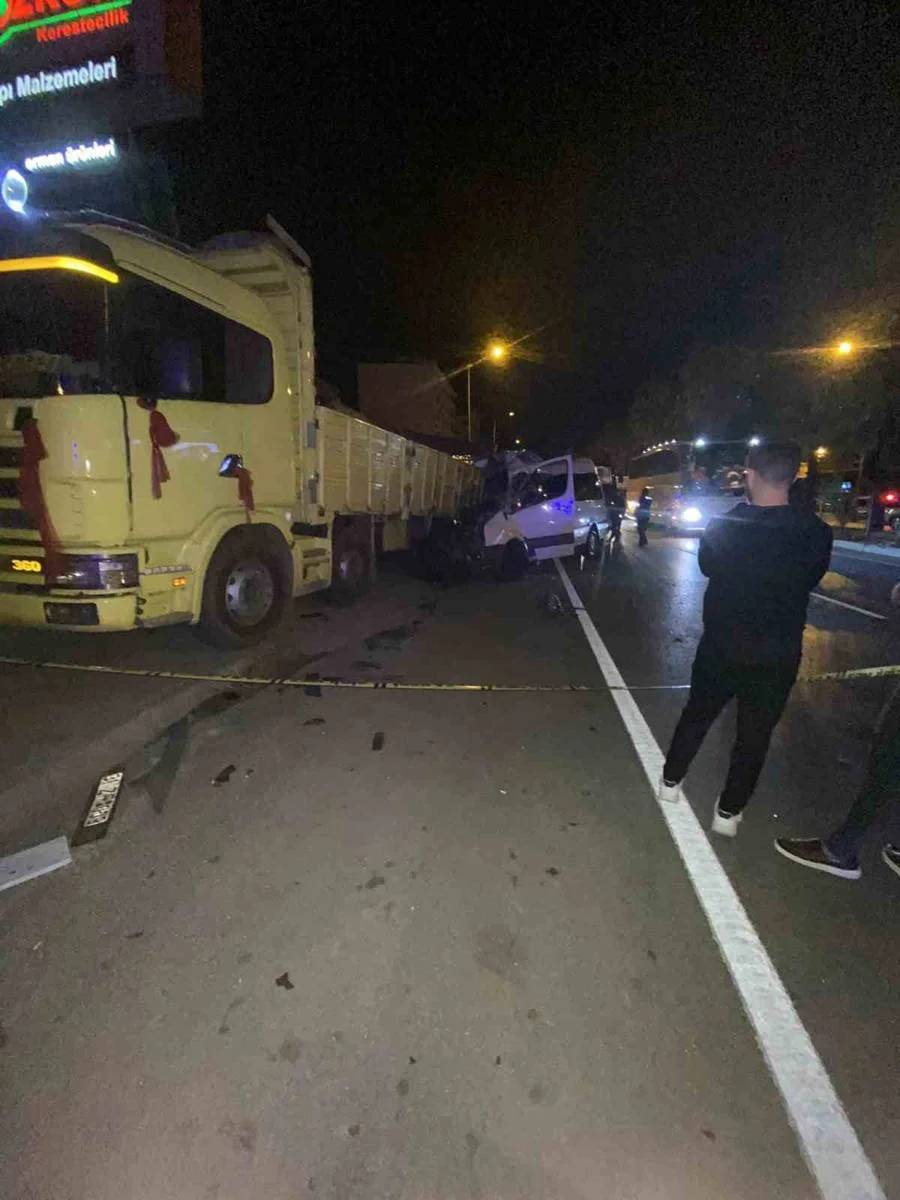 Antalya'da korkunç kaza! İki ölü dokuz yaralı 2