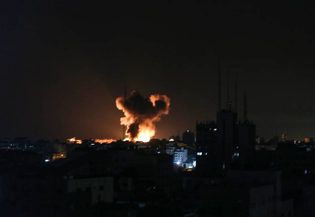 Gazze gece boyunca bombalandı! 5