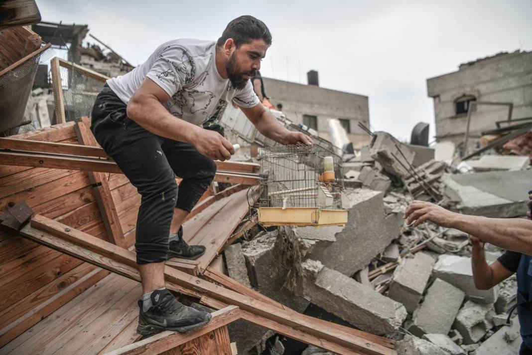 Gazze'den kahreden görüntüler! İsrail bombalar yağdırıyor! 8