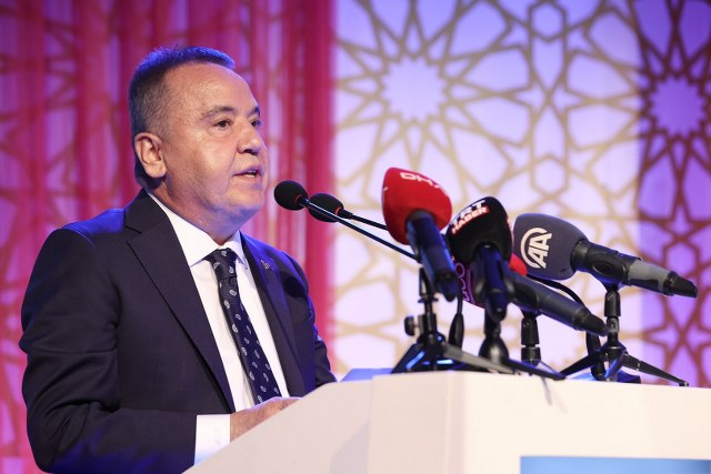 Başkan Böcek, yılsonuna 13.5 milyon turist rakamına ulaşırız