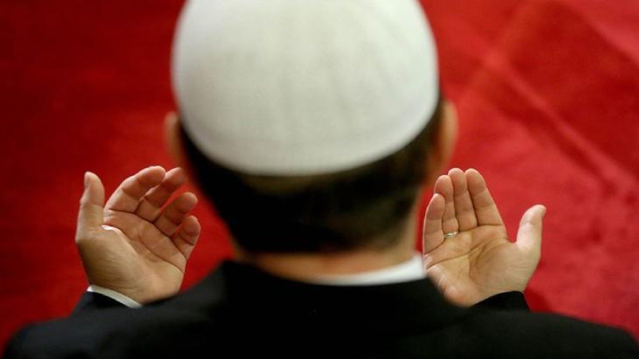 Üç Aylar Duası anlamı, okunuşu, yazılışı nedir? Üç aylar duası nasıl okunur? Arapça üç aylar duası...