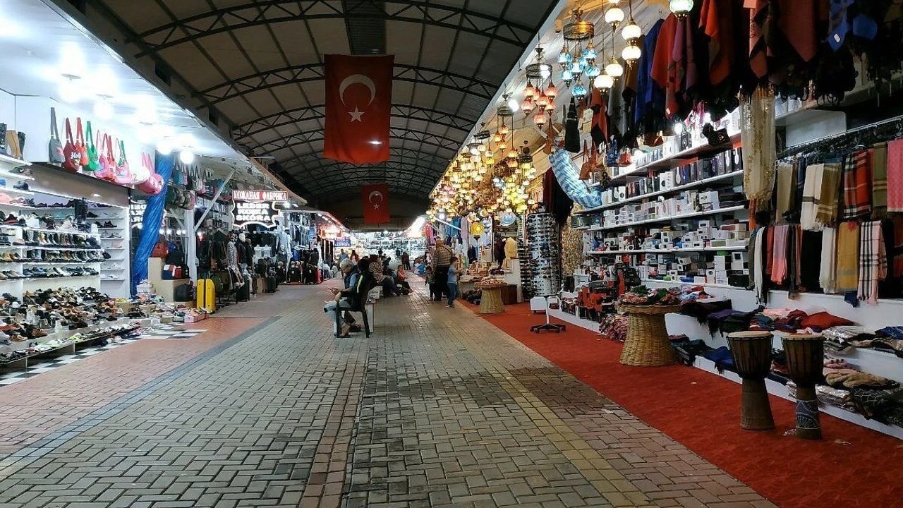 Alanya Esnafı Bayram Hareketliliğini Bekliyor: Umutlar 9 Günlük Tatilde