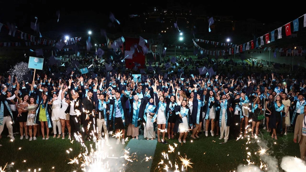 Alanya ALKÜ Mezuniyet Töreni İçin Geri Sayım Başladı