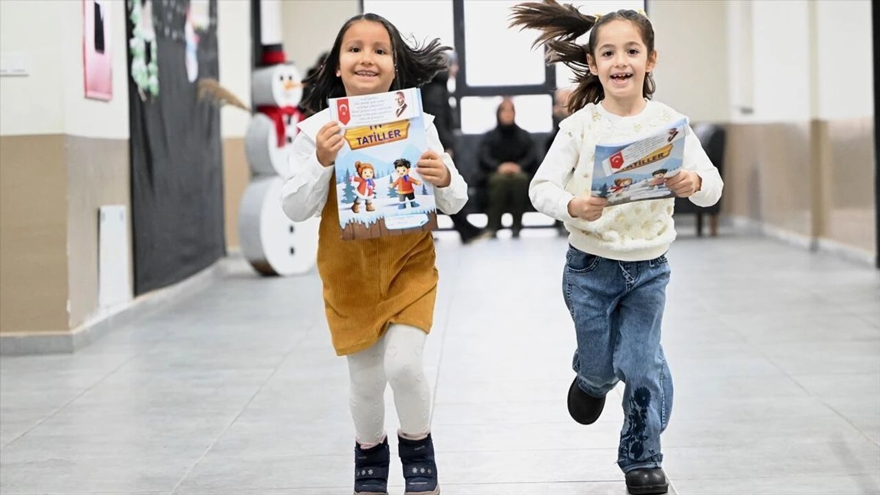 Alanya’da 65 Bin Öğrenci Karne Alacak