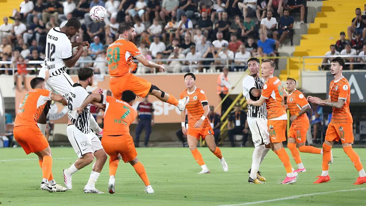 Alanyaspor, Beşiktaş'ı tek golle geçti