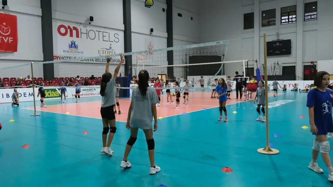 Alanya Belediyespor voleybolda altyapı atağını sürdürüyor: Hedef daha geniş sporcu havuzu