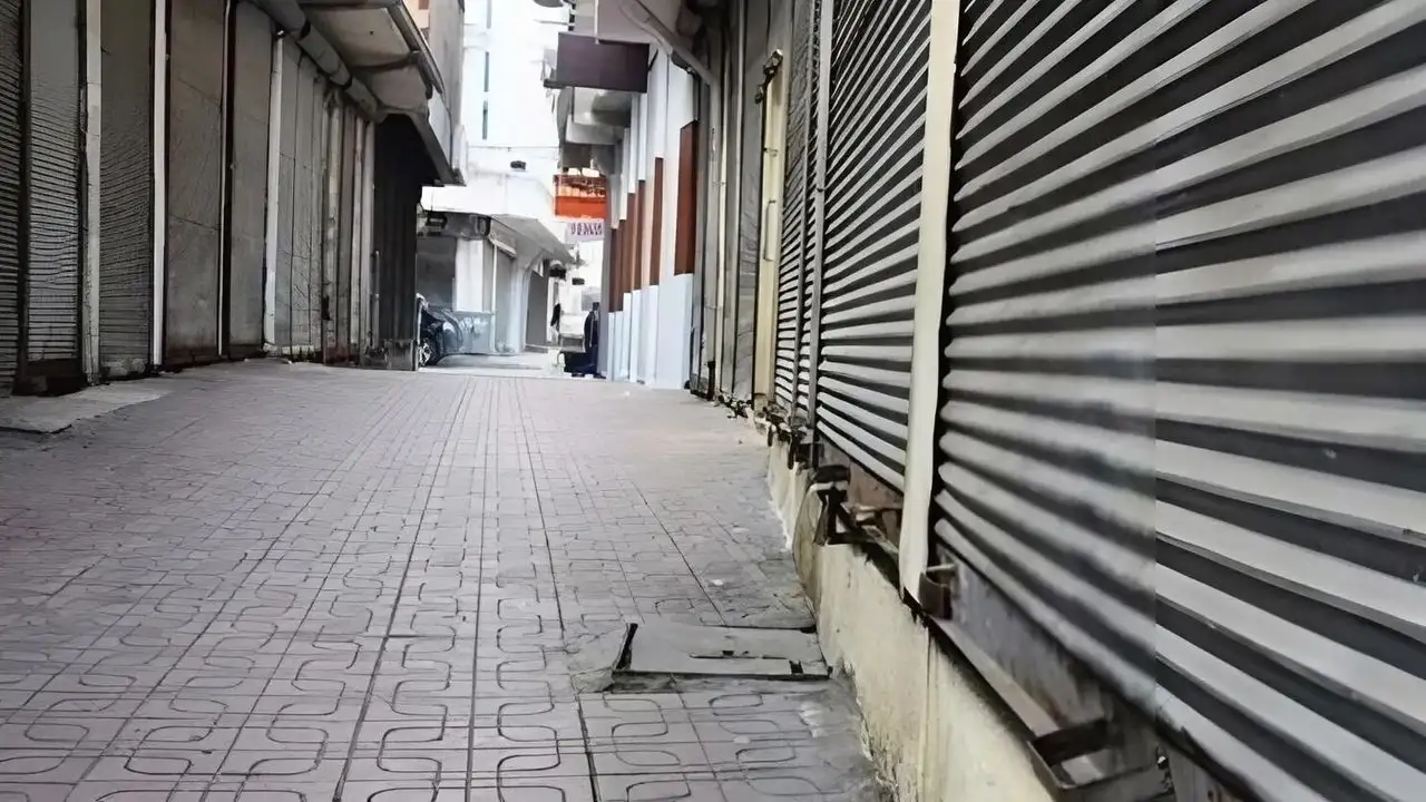Alanya’da emlak piyasasında durgunluk: Caddelerde ‘Kiralık’ ve ‘Satılık’ ilanları arttı
