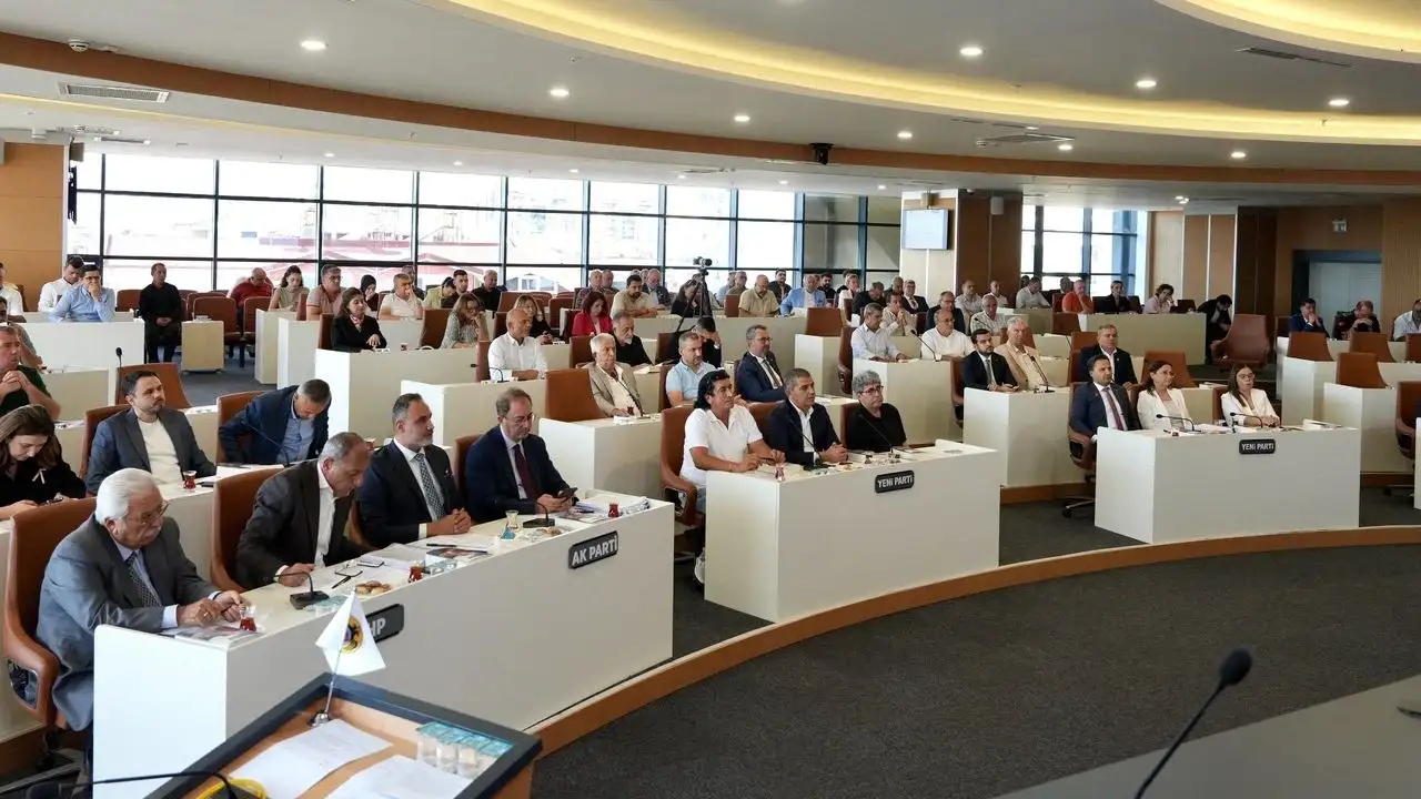 Alanya’da yeni dönem projeleri açıklandı: Afet Merkezi, Uyumayan Kütüphane ve otopark geliyor