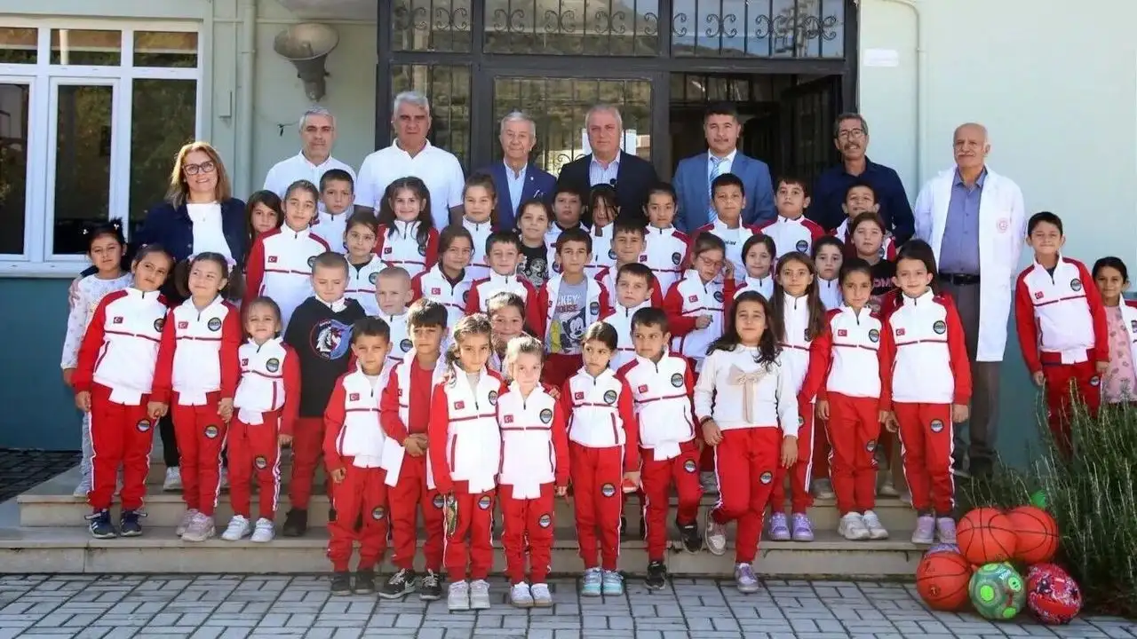 ALTSO’dan 500’den fazla öğrenciye spor malzemesi