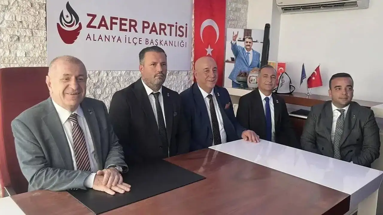 Özdağ Alanya’da Gündemi Değerlendirdi: Erken Seçimden Dış Politikaya Dikkat Çeken Mesajlar