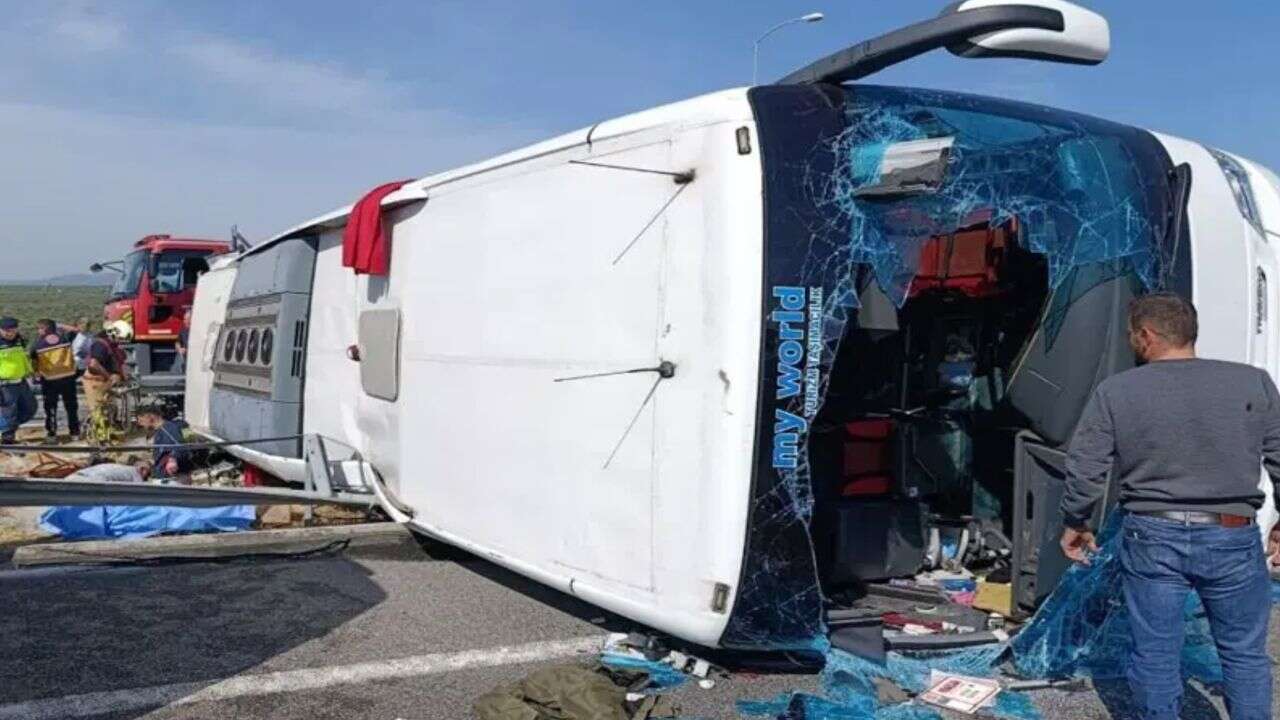 Manisa’da Tur Otobüsü ile Çekici Çarpıştı: 11 Ölü, 27 Yaralı