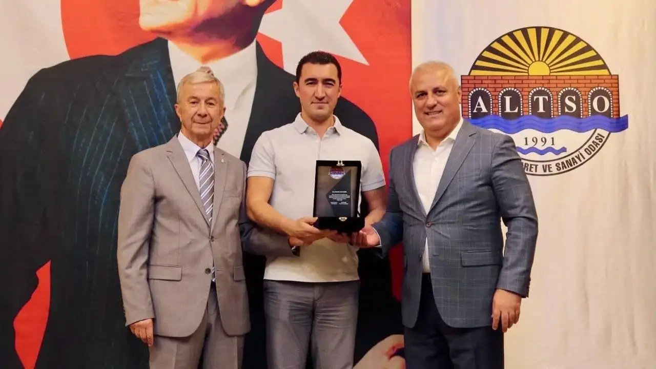 Mustafa Kemal Kahya’dan ALTSO’nun Yeni Başkanı Mustafa Tuna’ya Tebrik Mesajı