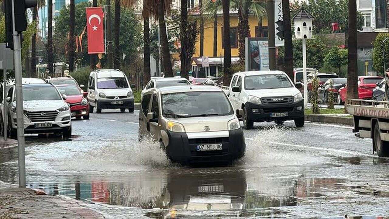 Alanya Hava Durumu! Sağanak Geliyor, Sıcaklıklar 18 Dereceye Düşecek