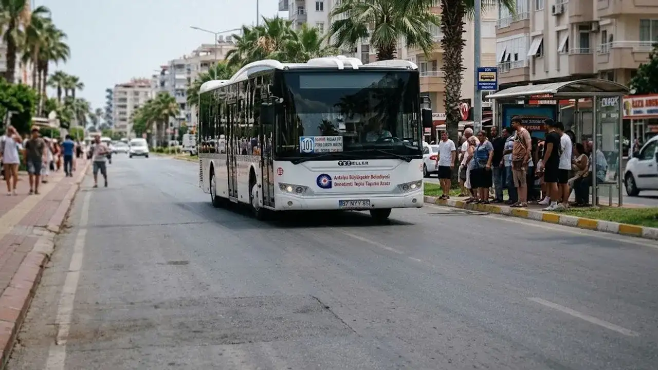 Antalya’da ulaşım ücretsiz, Alanya’da ücretli olacak