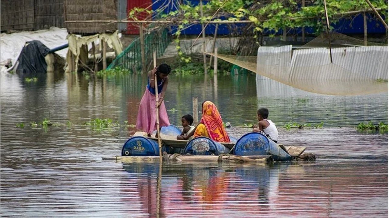 Hindistan'da yaşanan sel felaketinin bilançosu ağırlaşıyor!