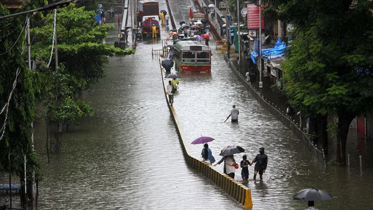 Hindistan'daki sel felaketinin bilançosu ağırlaşıyor!