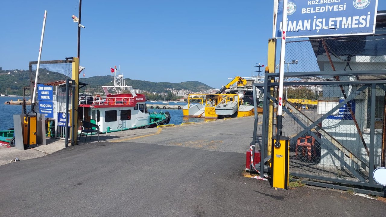 Kolombiya'dan gelen gemide kokain ele geçirildi!