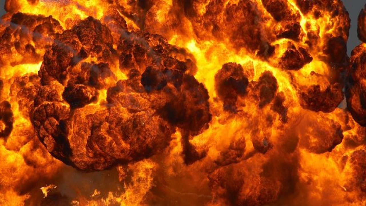 Birleşik Rusya Partisi genel sekreterinin otomobili havaya uçuruldu!