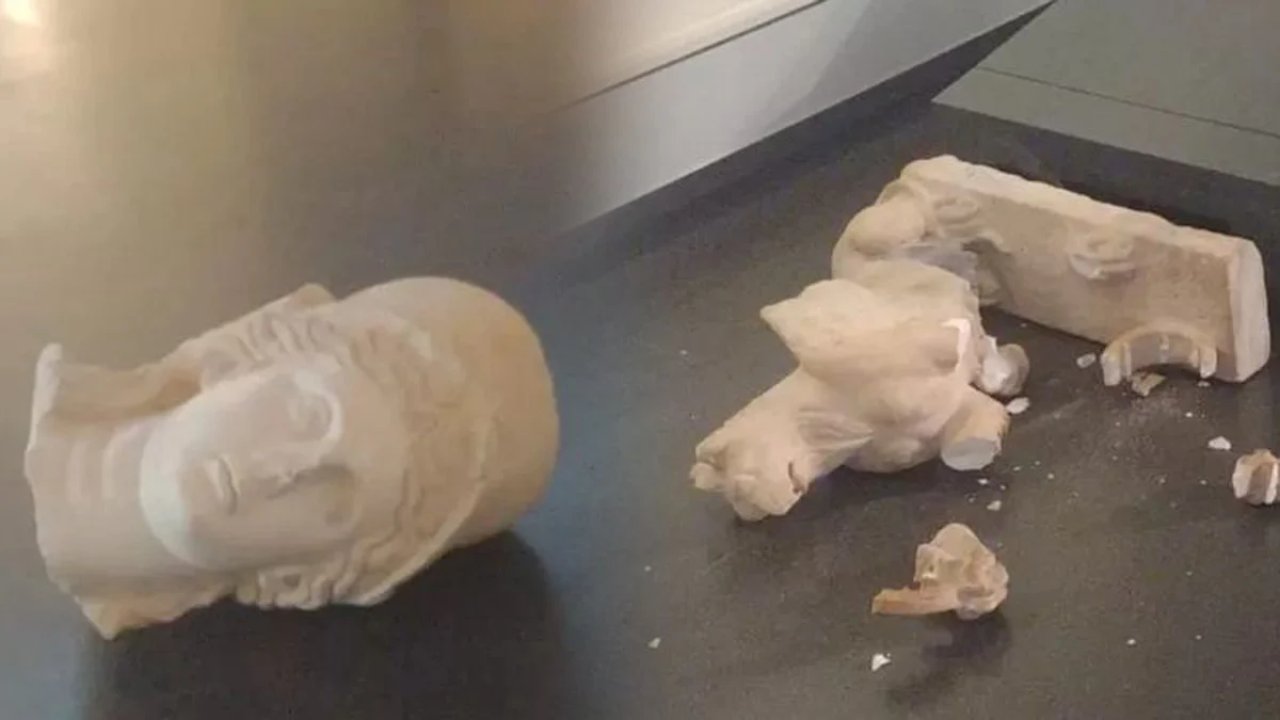 ABD'li turistten İsrail Müzesi'ndeki heykellere saldırı! 'Tevrat'a karşı' dedi!