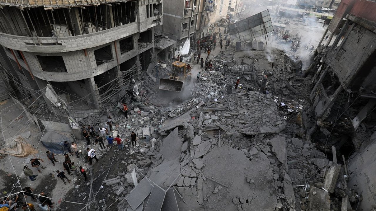 İsrail Gazze'ye son yarım saatte 20 bomba attı!