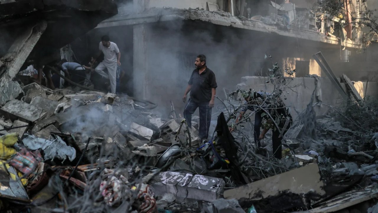 Gazze'deki hastane müdürünün isyanı: Hastaların durumu ciddi, onları bırakmayacağız