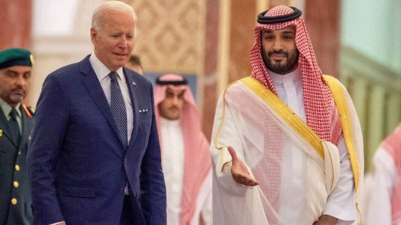 Suudi Arabistan'dan 'İsrail' ile ilgili açıklama: Normalleşmeyi askıya aldık