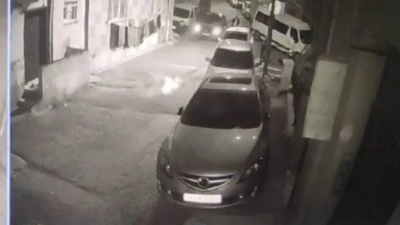 İstanbul'da sokak ortasında silahlı çatışma!