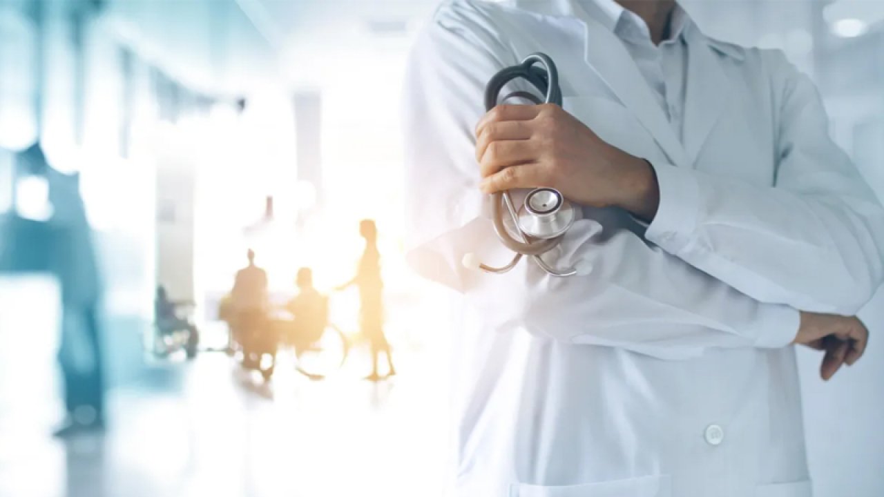 Doktor göçüne bakanlıktan çözüm: 65-72 yaş arasındaki hekimlere görev çağrısı