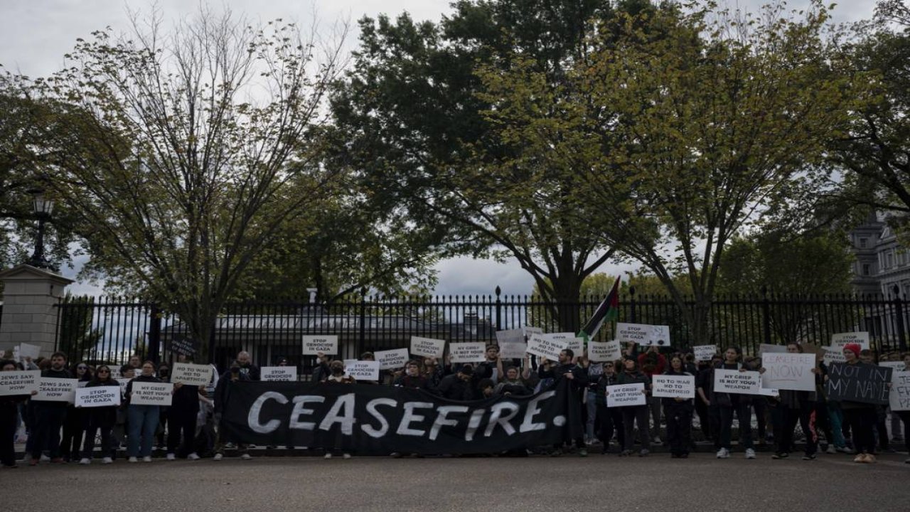 ABD'de yahudi aktivistlerden İsrail protestosu! Beyaz Saray'ı kuşattılar!