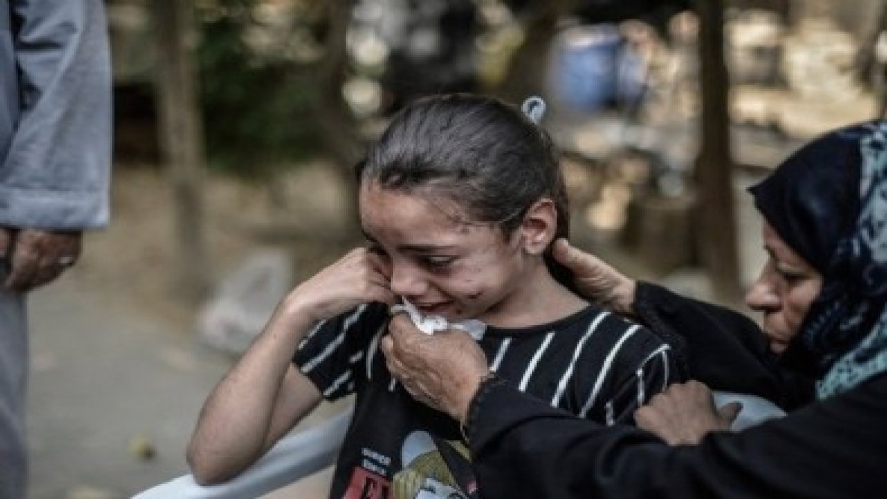 İsrail katliama doymuyor! Gazze'de gece saatlerinde bir cami daha bombalandı