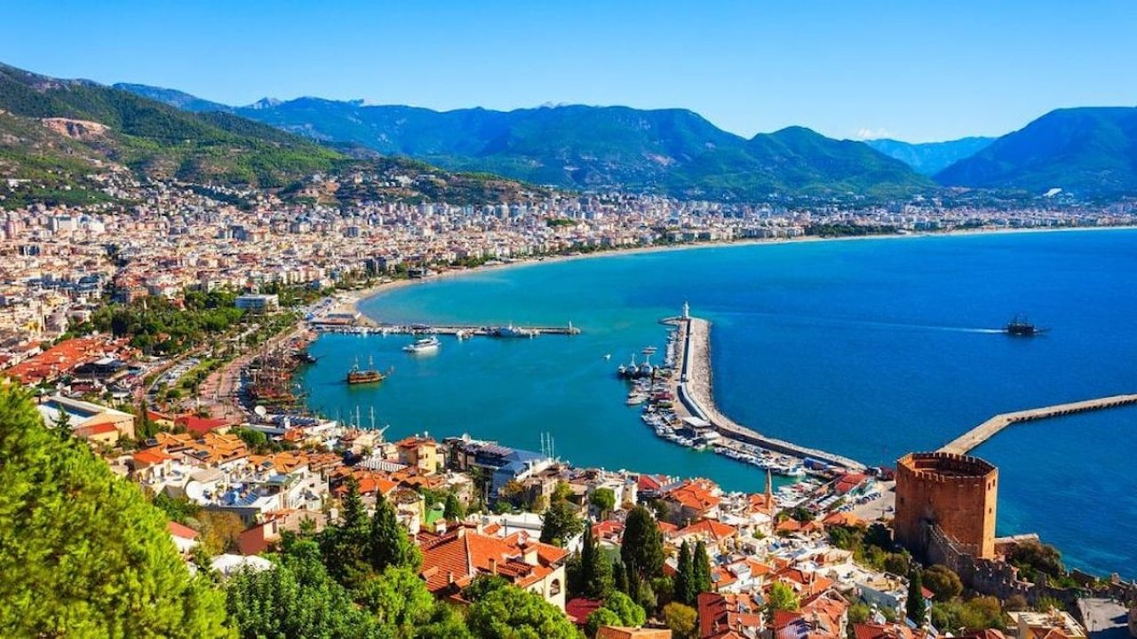 Antalya'da beş konuttan birini yabancı vatandaşlar alıyor!