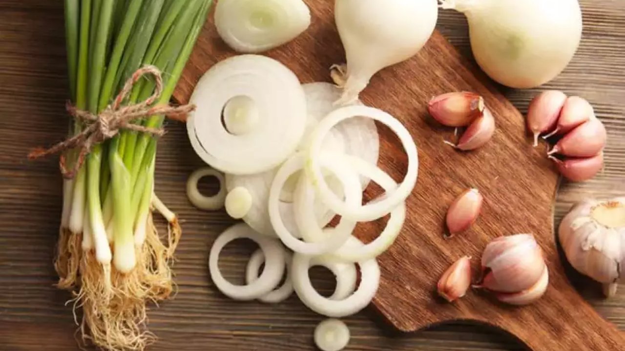 Soğanın saklamanın bilinmeyen sırrı! Duyunca çok şaşıracaksınız