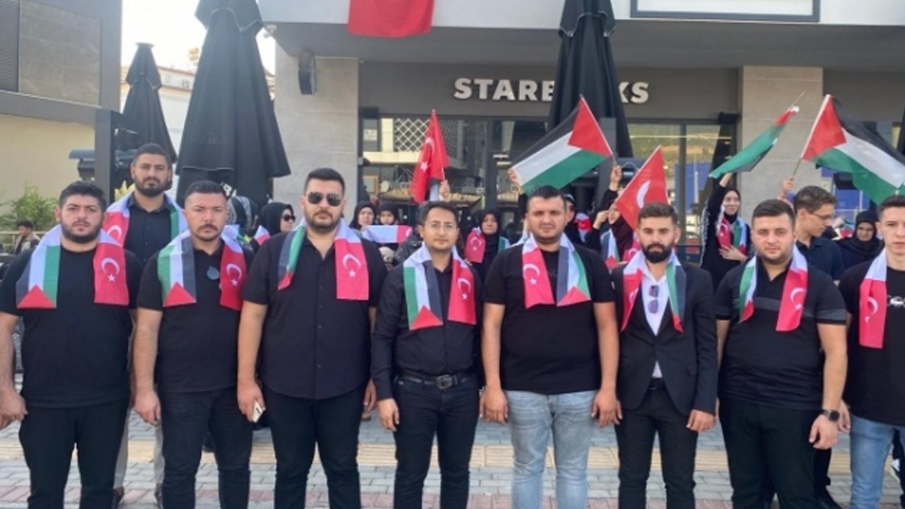 Semih Ersoy hızlı başladı! Ünlü kahve dükkanında Filistin protestosu