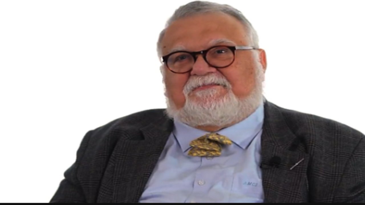 Celal Şengör, Zübeyde Hanım'ın anıtını ziyaret etti