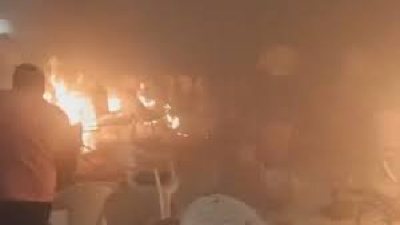 Hindistan kongre merkezine bombalı saldırı! 2 ölü, 40 yaralı