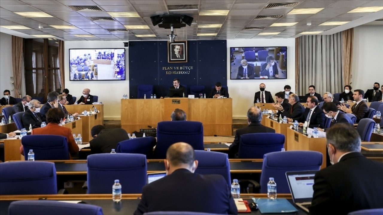 TBMM'de gerçekleşen 12. Kalkınma Planı mesaisi devam ediyor