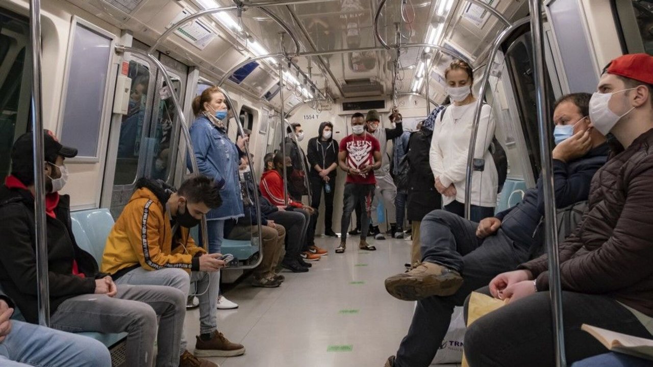 Toplu Taşıma Kullananlara Maske Kullanımı Çağrısı