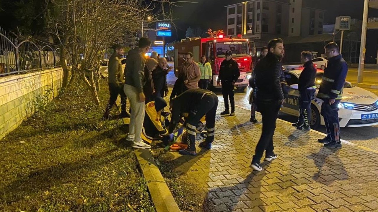 İki Otomobil Kaza Yaptı: Sürücüler Yaralı
